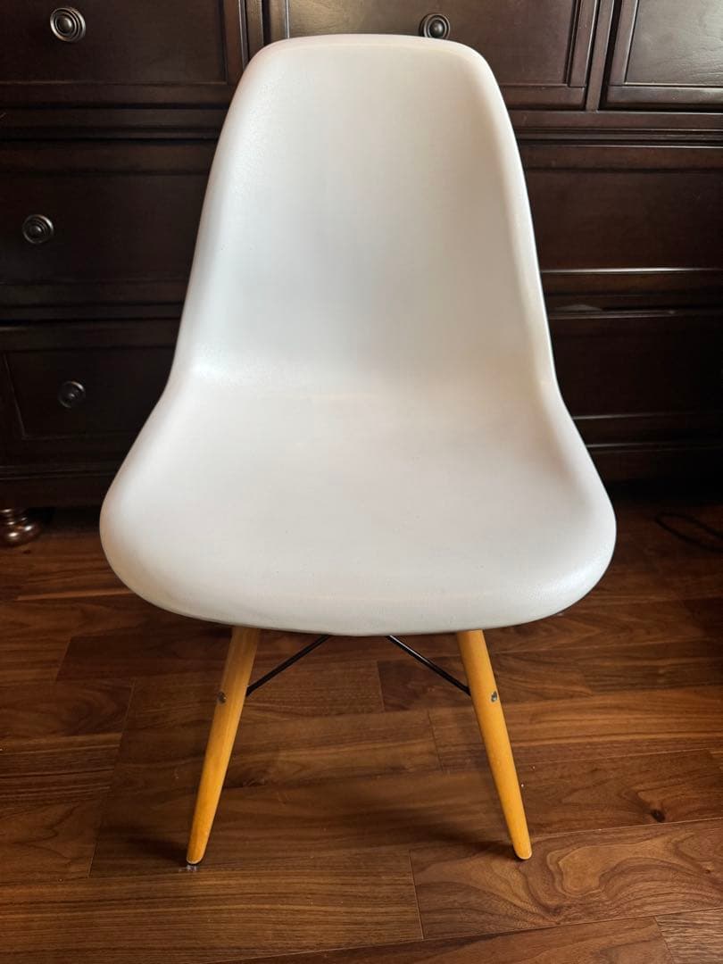 チェア　イームズ　シェルチェア　リプロダクト　ホワイト