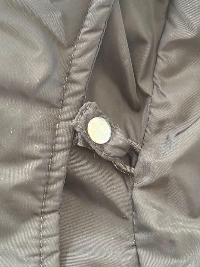 PRADフード付きブラックライトダウンジャケット