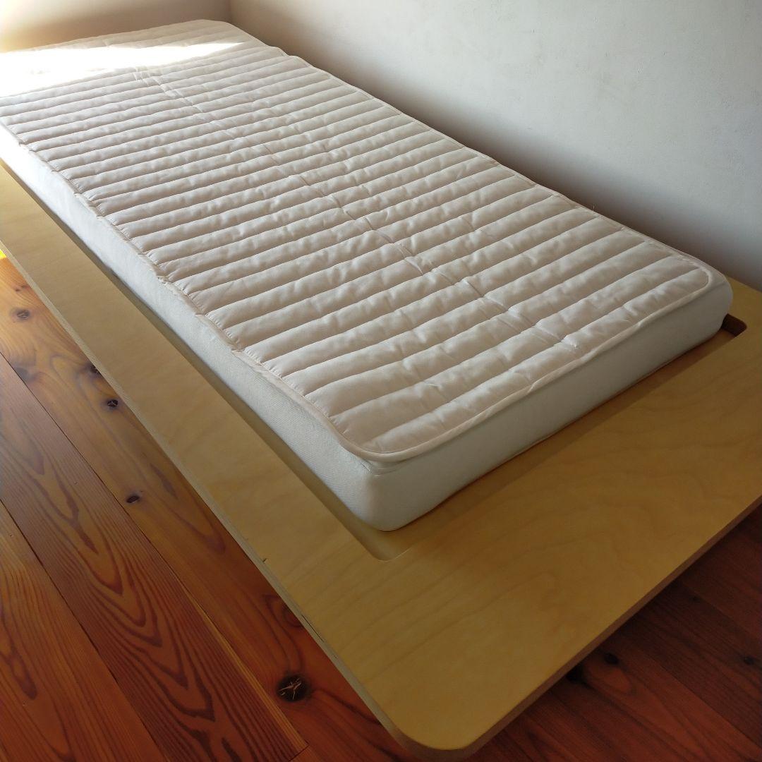 子供用木製ベッド　マットレスつき