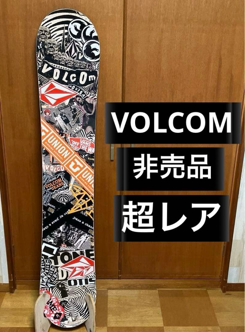 25 非売品　ボルコム volcomスノーボード　板　ボード　ホワイトベース