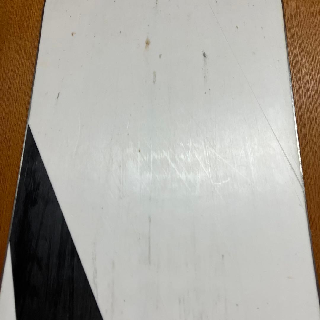 25 非売品　ボルコム volcomスノーボード　板　ボード　ホワイトベース