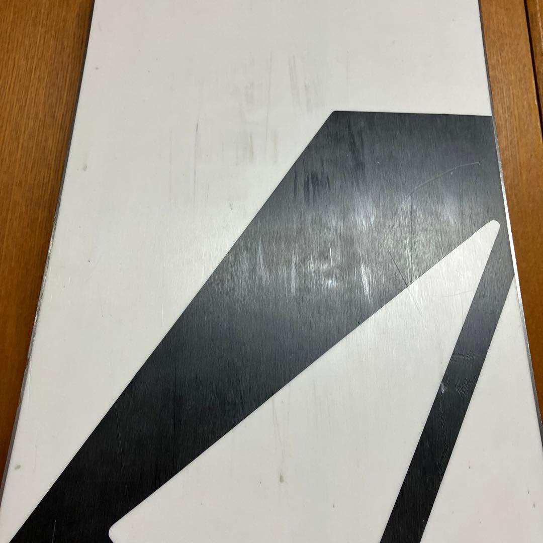 25 非売品　ボルコム volcomスノーボード　板　ボード　ホワイトベース