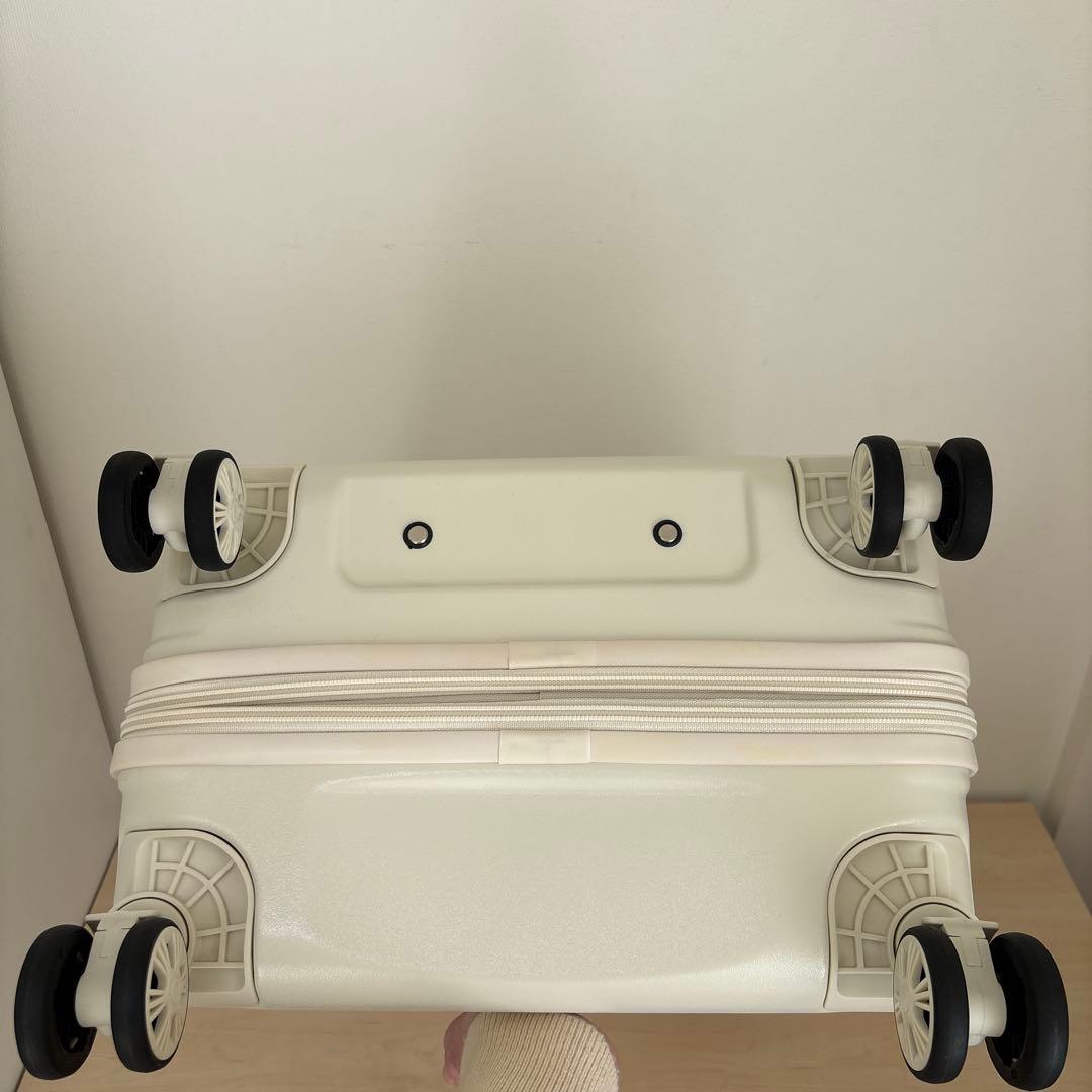 新品未使用　ミッフィー　キャリーケース ホワイト