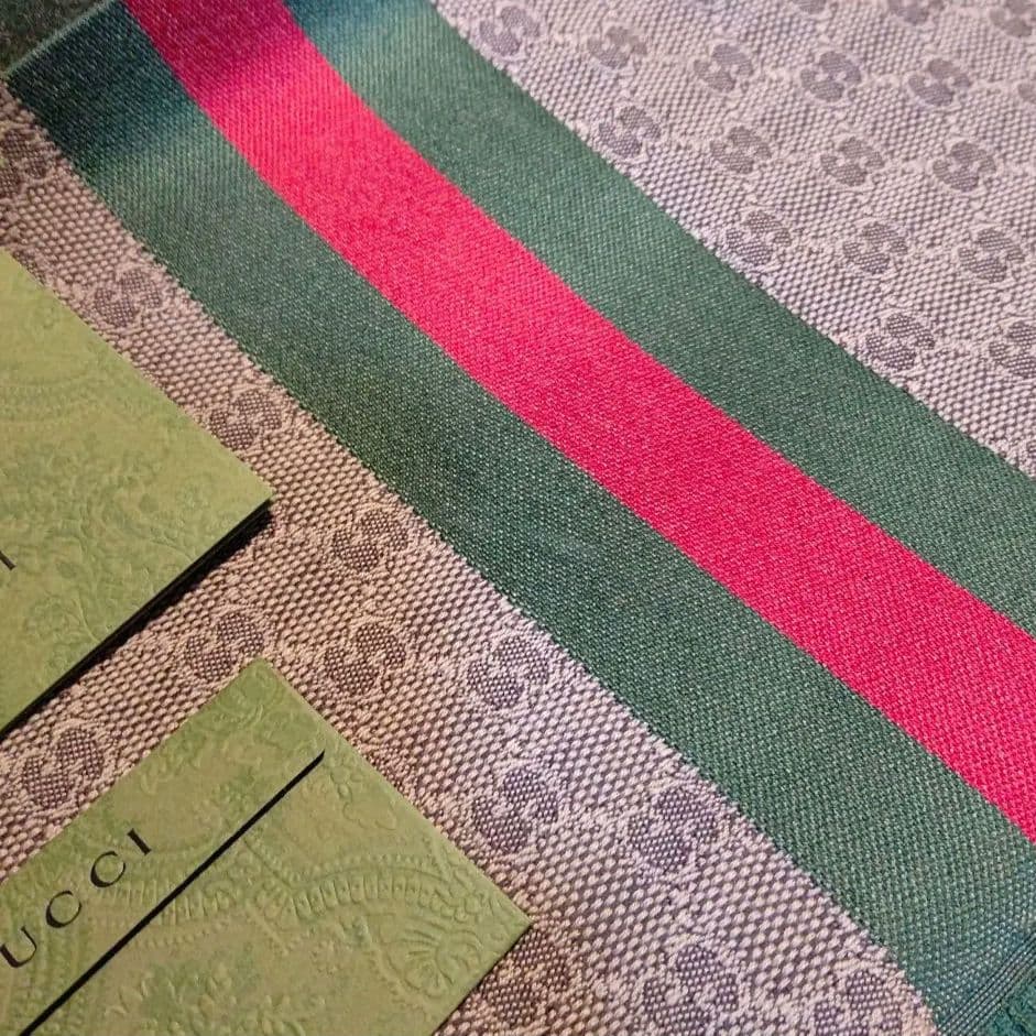 ❤新品箱袋付き❤GUCCI マフラー ショール ストールスカーフ　Ｃロナウド愛用