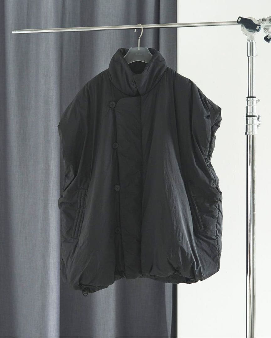 アンヌーク　anuke Volume Over Vest （ブラック）36