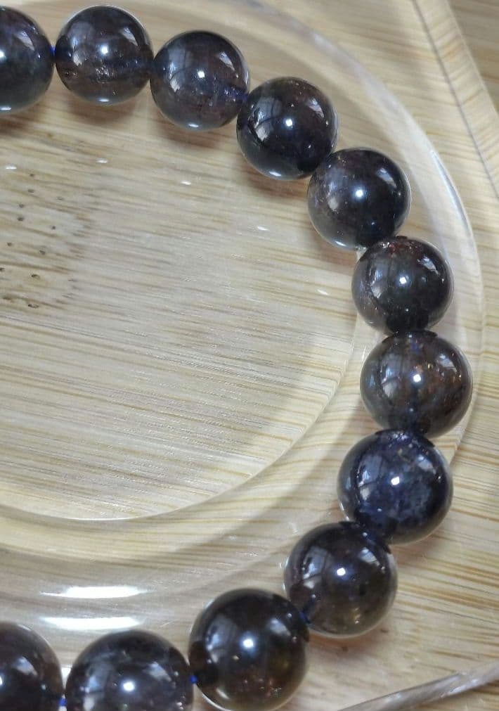 太陽の煌めきで内面を整える力を秘めた｜アイオライトサンストーン｜10mmブレス