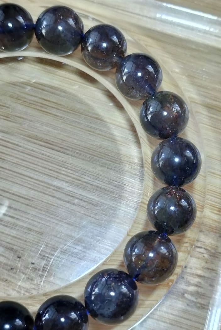 太陽の煌めきで内面を整える力を秘めた｜アイオライトサンストーン｜10mmブレス