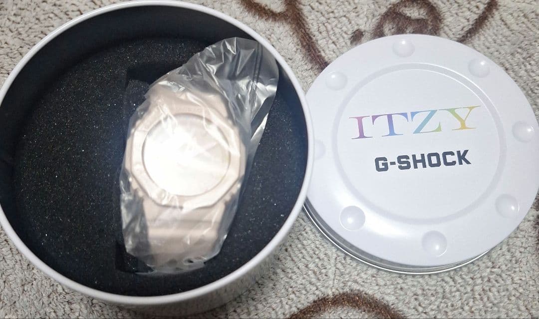 CASIO G-SHOCK itzy コラボ　デジタル腕時計