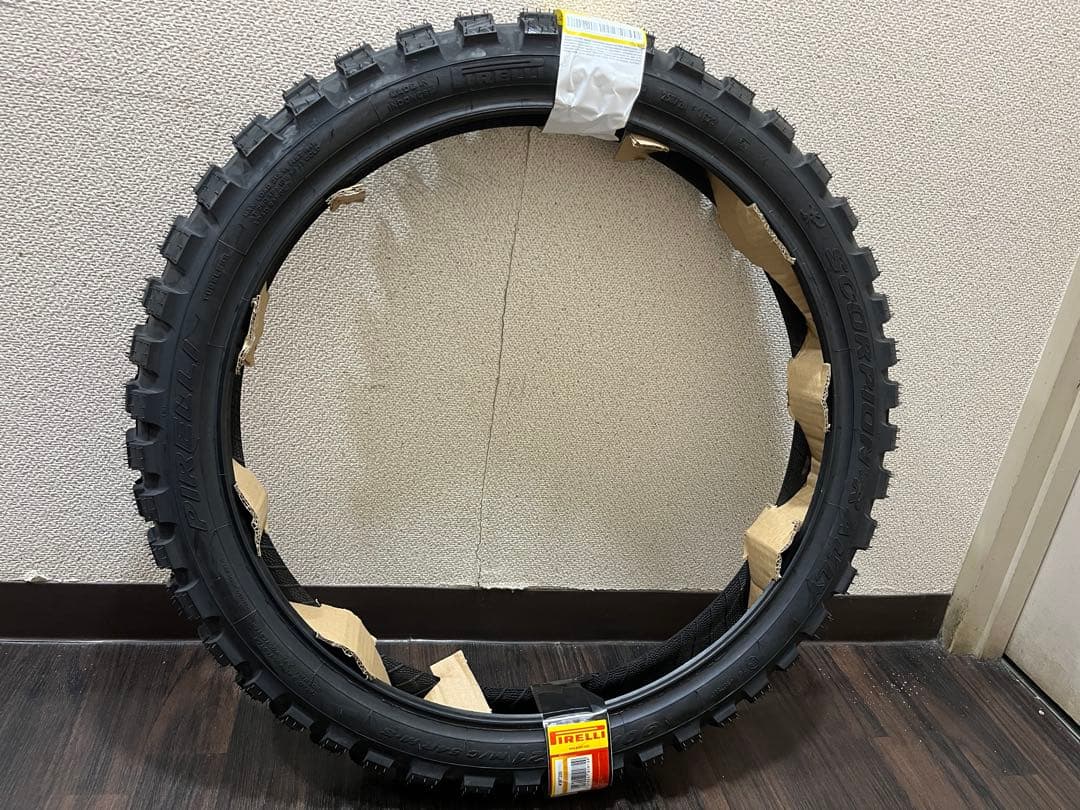 PIRELLI SCORPION RALLY 90/90-21 未使用品❗️