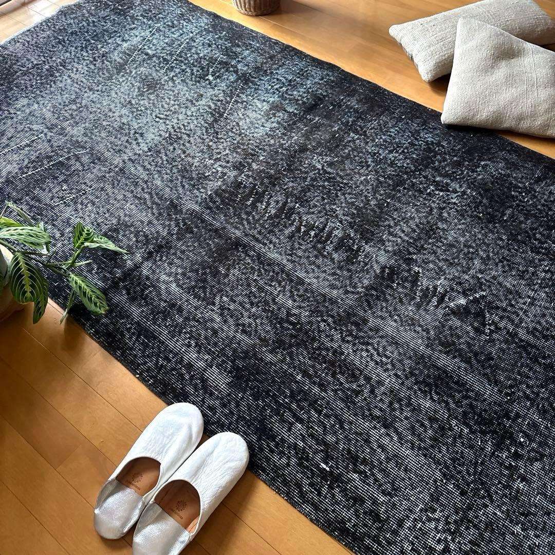 111-113×208 ブラックオーバーダイ　こげ茶　トルコヴィンテージラグ