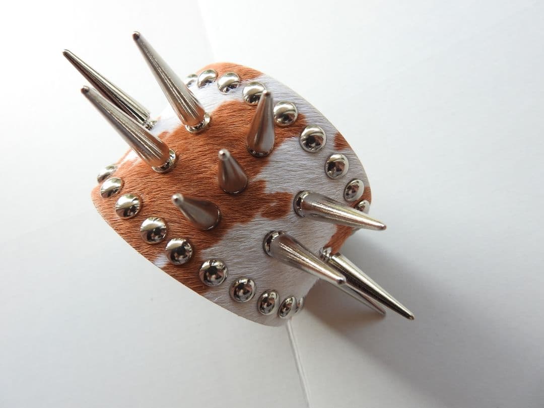 パンクスパイクバングル・リストバンドレザーブレススパイクコーンサバシスターなち