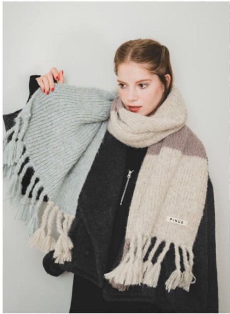 新品　PINUE （ピヌエ）トライカラーニットマフラー