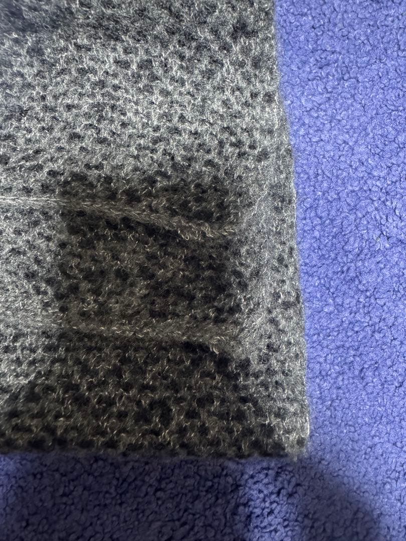 CHANEL グレー系 マフラー ロゴ入り