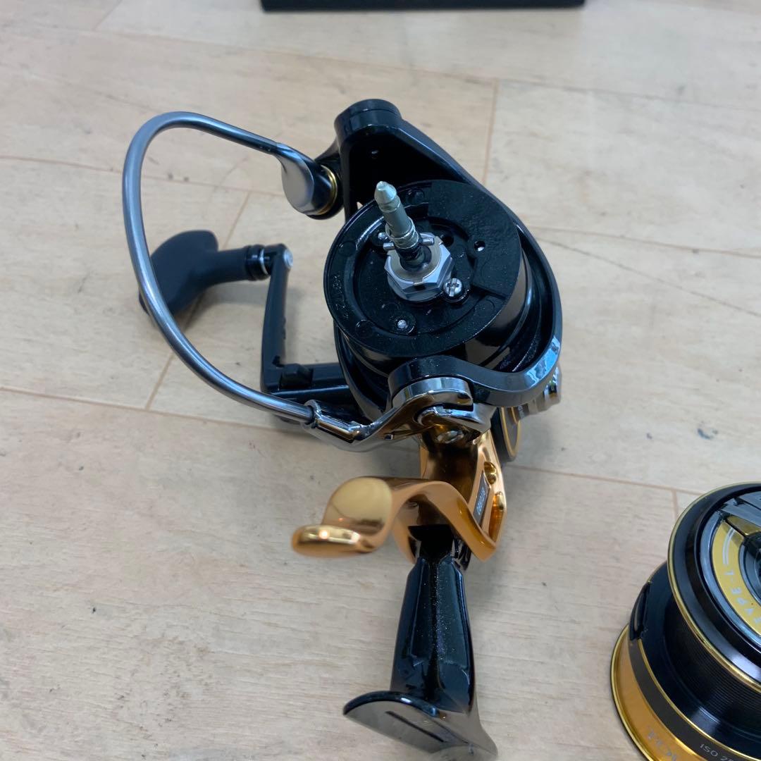 ダイワ　22トーナメントISO 2500XH-LBD