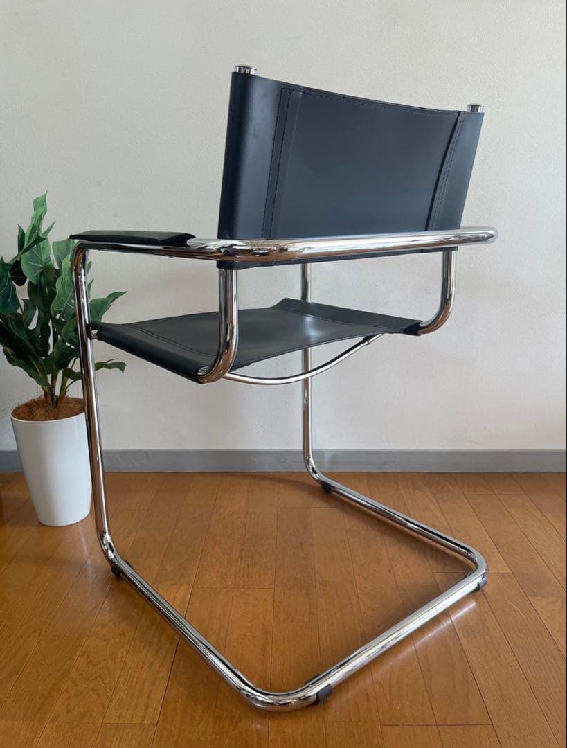 マルト・スタム　アームチェア　2脚カンティレバー　本革　リプロダクト　バウハウス