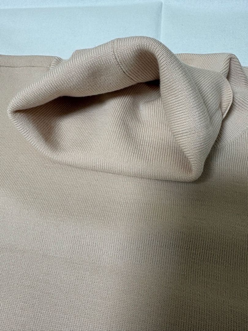 【美品】FOXEYフォクシー グレースウールタートルニットトップス ロゴ付き