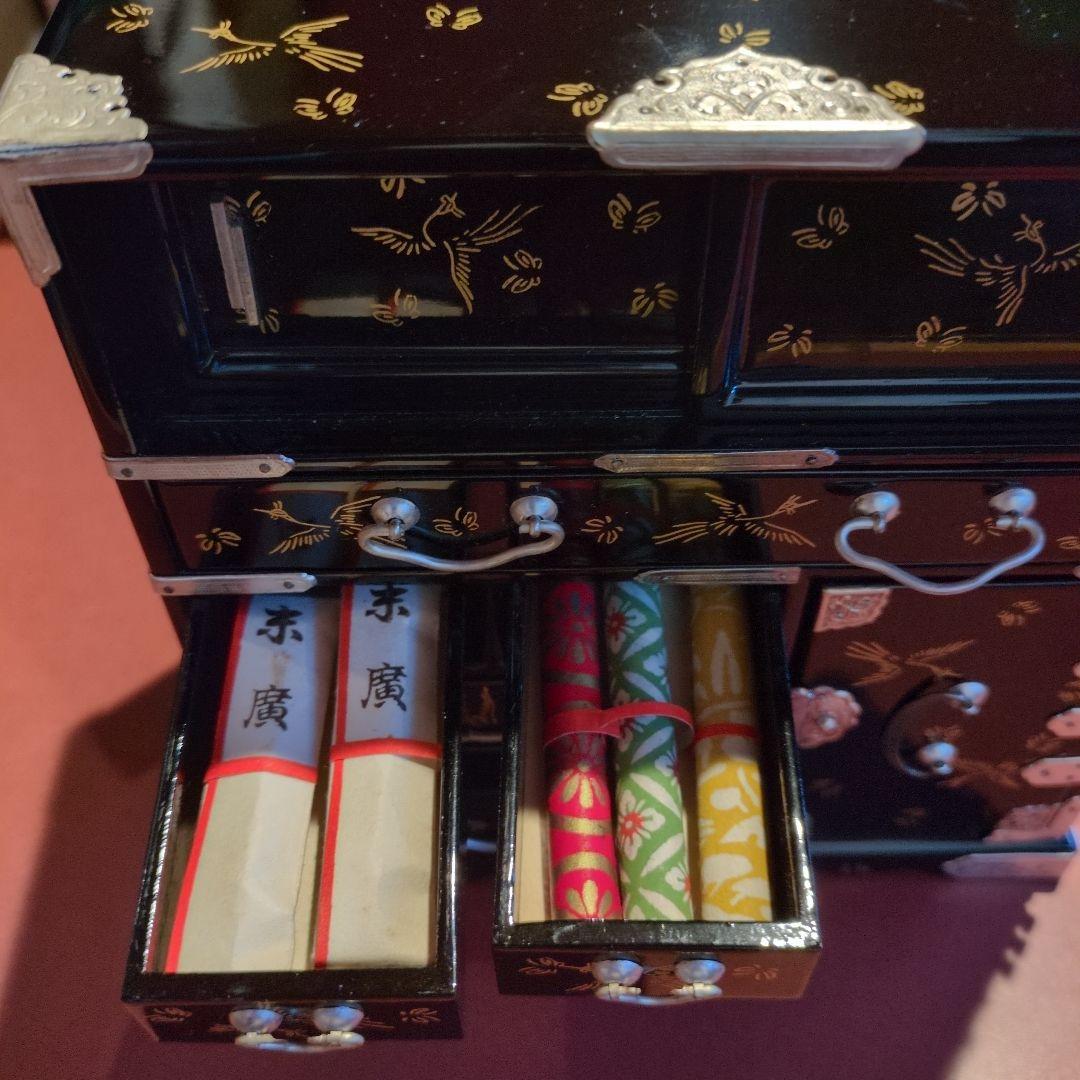 京都田中彌「蝶鳥蒔絵　手箪笥」雛飾り