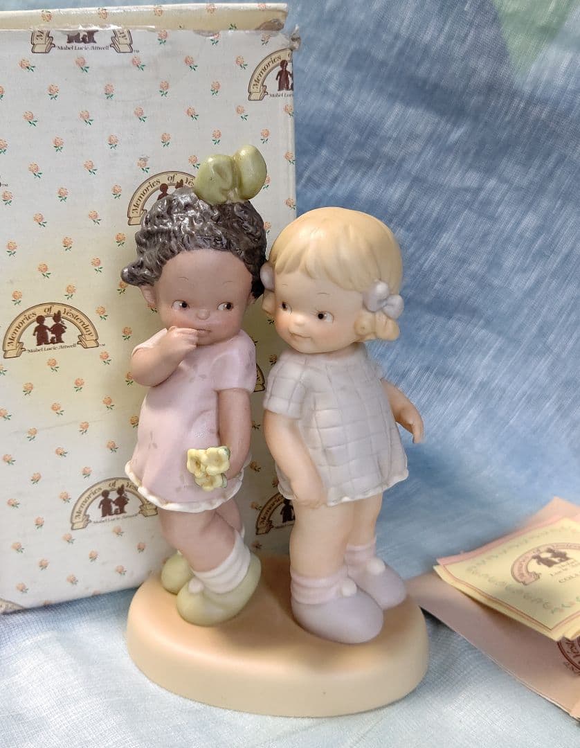 ルーシー アトウェル \" 私達を創られた神の恵み \"陶器人形 超レア作品