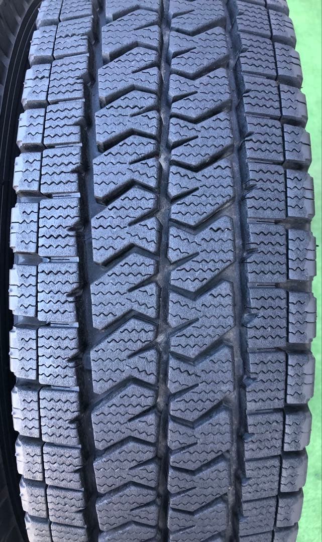 195/80 R15ブリヂストン ブリザックVL10スタッドレスタイヤホイール