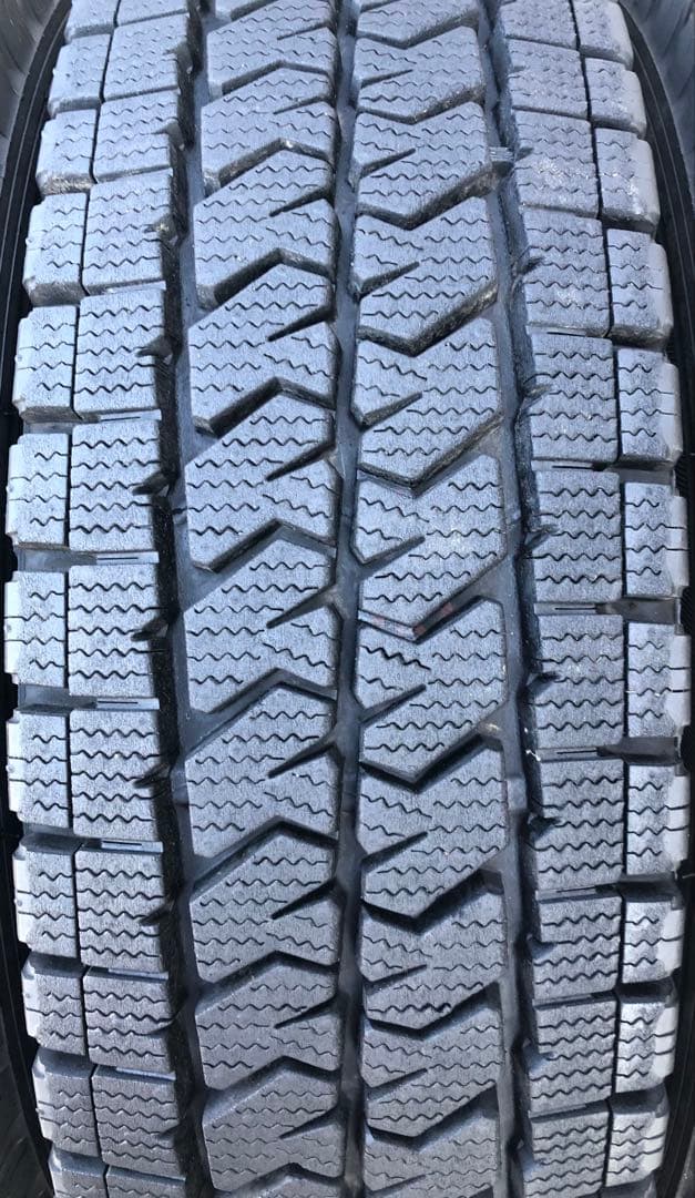 195/80 R15ブリヂストン ブリザックVL10スタッドレスタイヤホイール