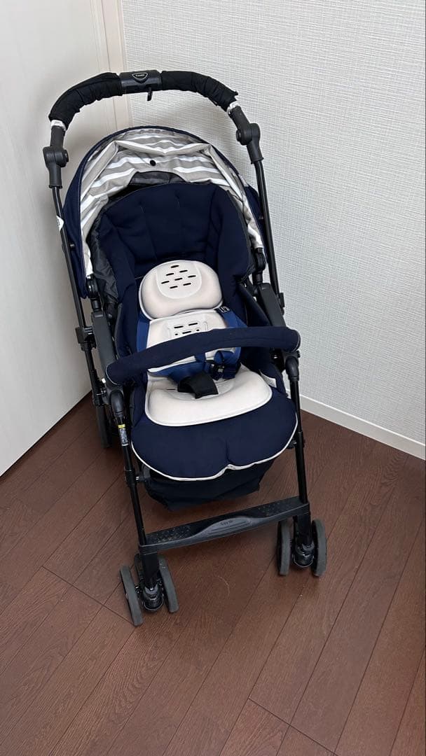 メチャカル ハンディ オート4キャス エッグショック　折りたたみベビーカー