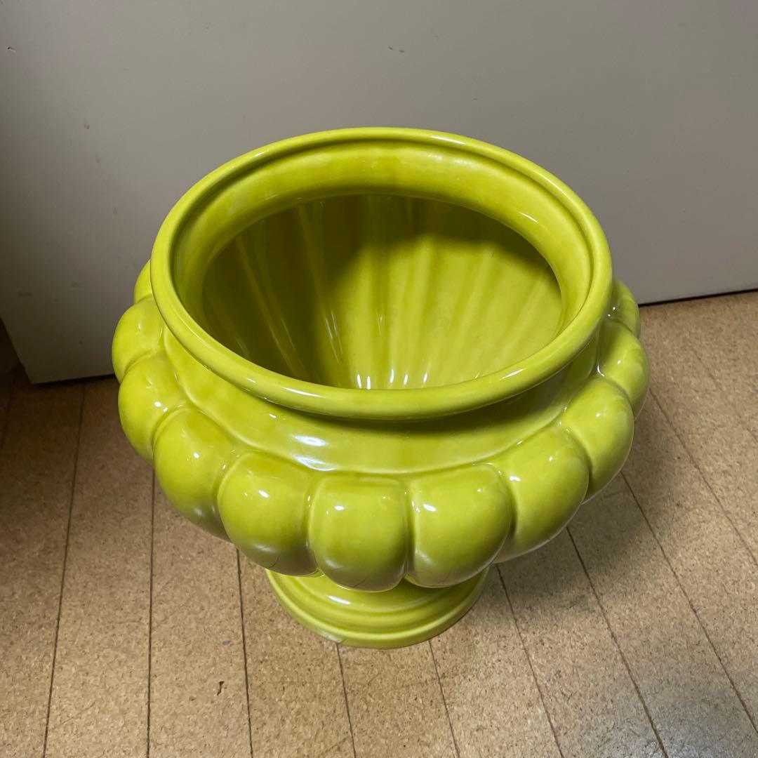 花器黄緑色