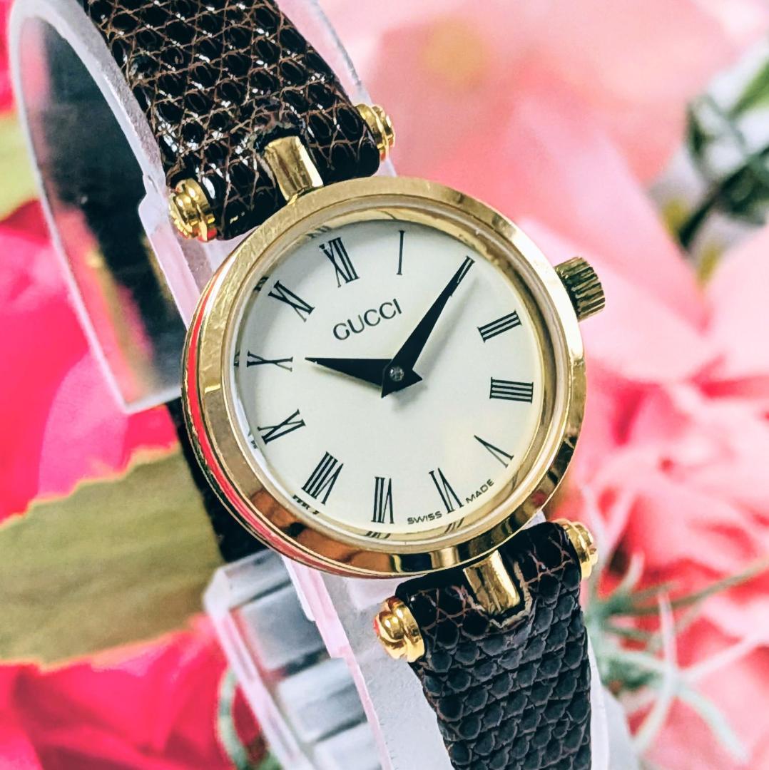 良品 GUCCIグッチ レディース腕時計ベージュ サイドシェリーライン イタリア