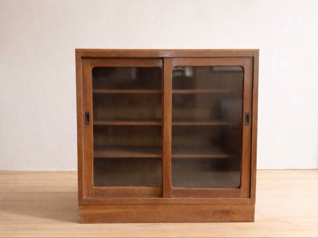 ガラス棚　木製　収納棚　引き戸　古道具　古家具　アンティーク