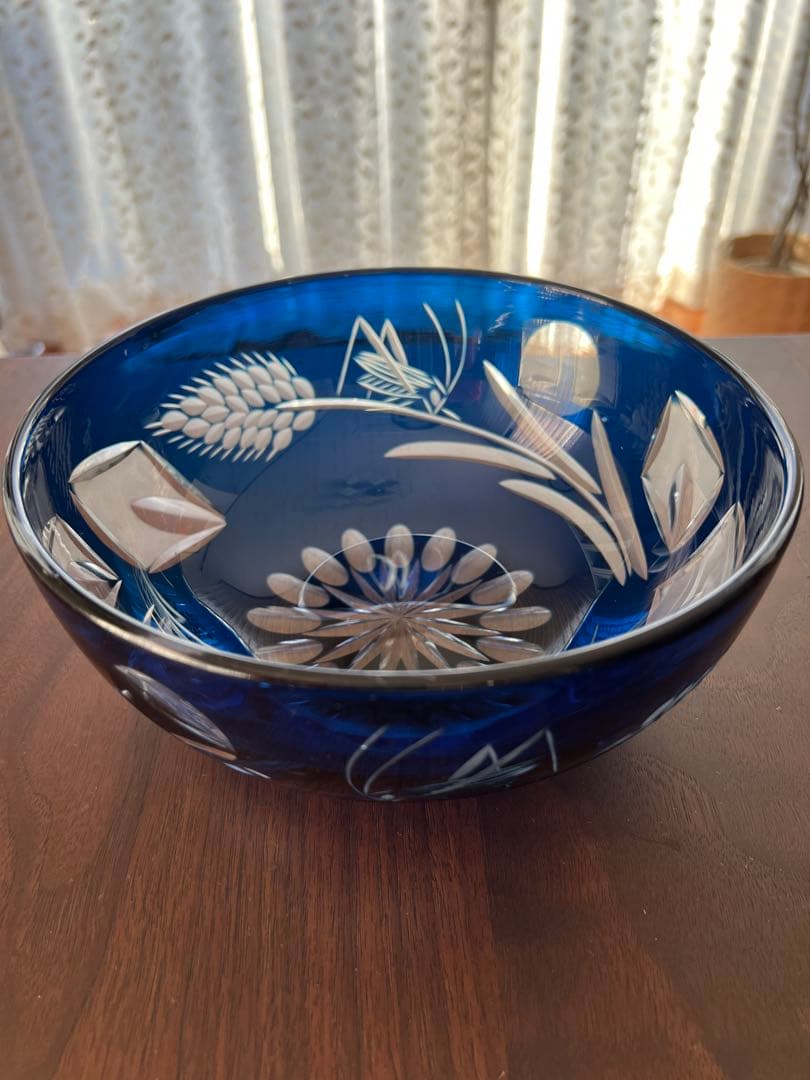 色被せ(いろきせ)ガラス　切り子細工　ボウル