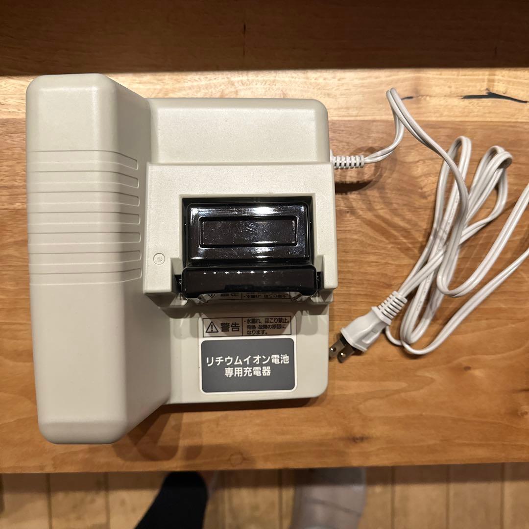 Panasonic バッテリー充電器 NKJ033B