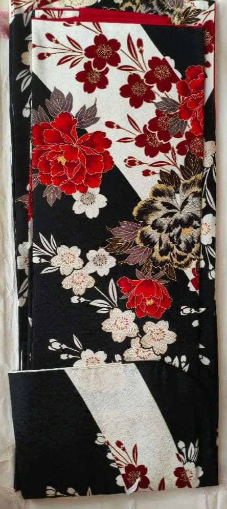 豪華なフル振袖セット 黒 赤 正絹 小物付き 呉服屋さん購入