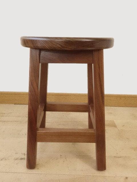 北海道手作り家具　ウォールナット材　スツールB