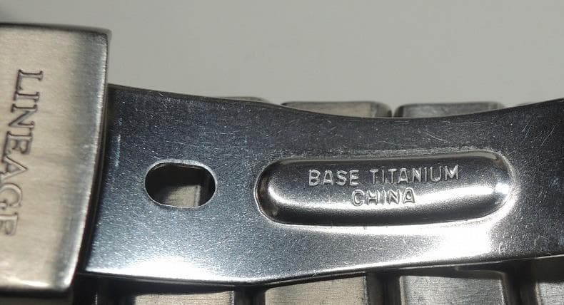 CASIO LINEAGE タフソーラー 電波ソーラー　チタン腕時計