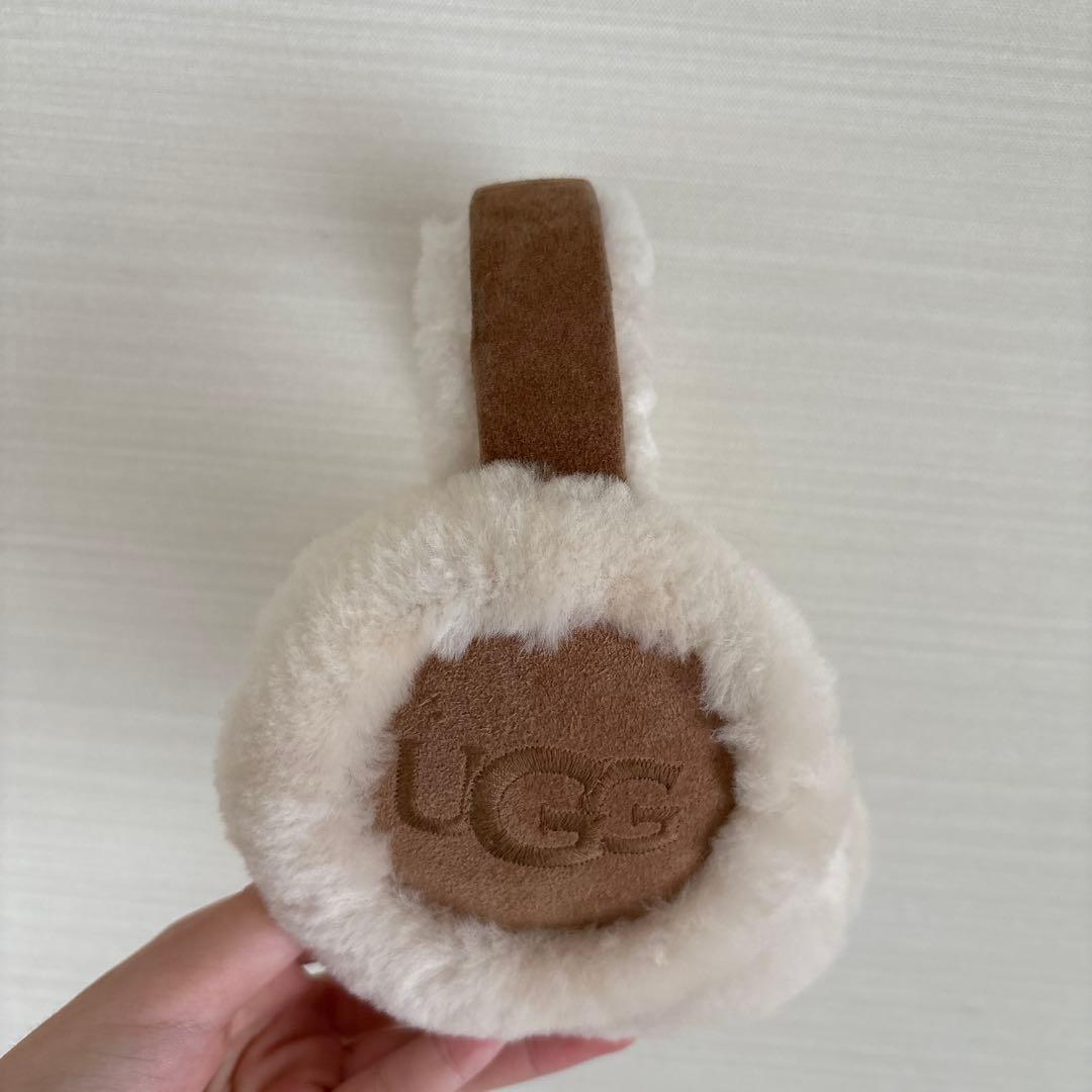 UGG クリーム色 ファーイヤーマフ
