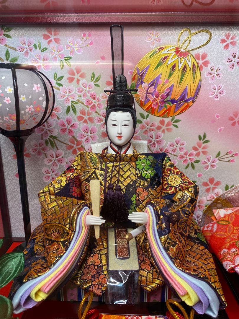 雛人形オルゴール付ガラスケース入り親王飾り・間口約５８×奥行約２９×高さ約３９㎝