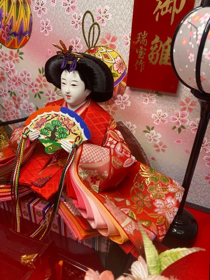 雛人形オルゴール付ガラスケース入り親王飾り・間口約５８×奥行約２９×高さ約３９㎝