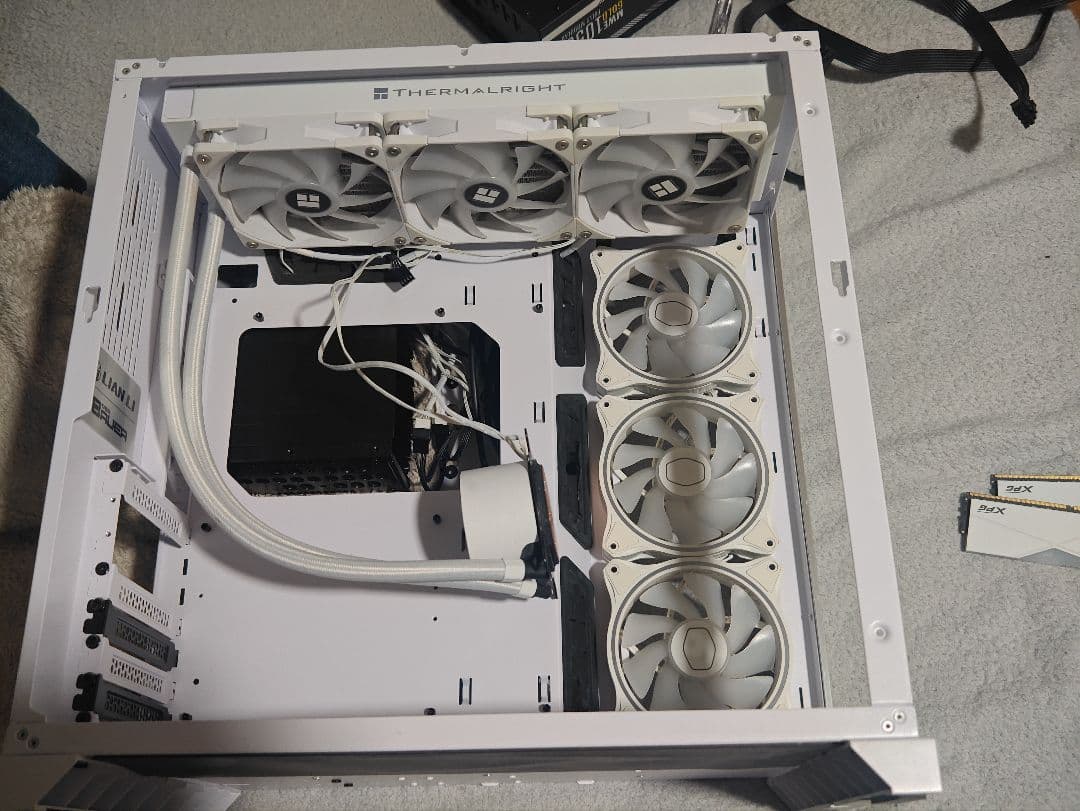 LIANLI O11 DYNAMIC WHITE リアンリ PCケース