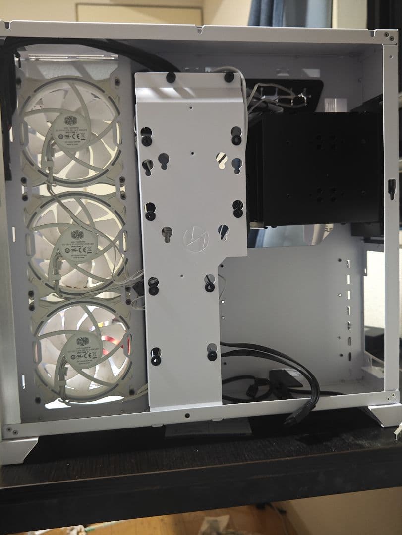 LIANLI O11 DYNAMIC WHITE リアンリ PCケース