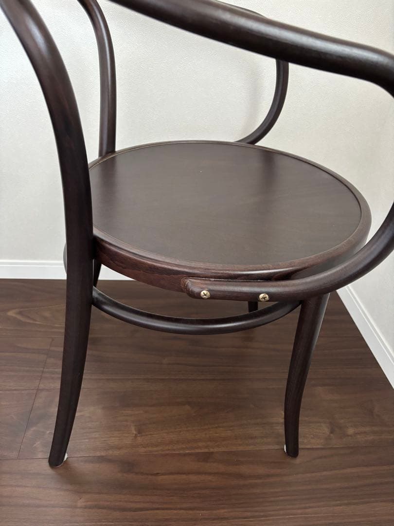 TON 209 アームチェア THONET コルビジェ