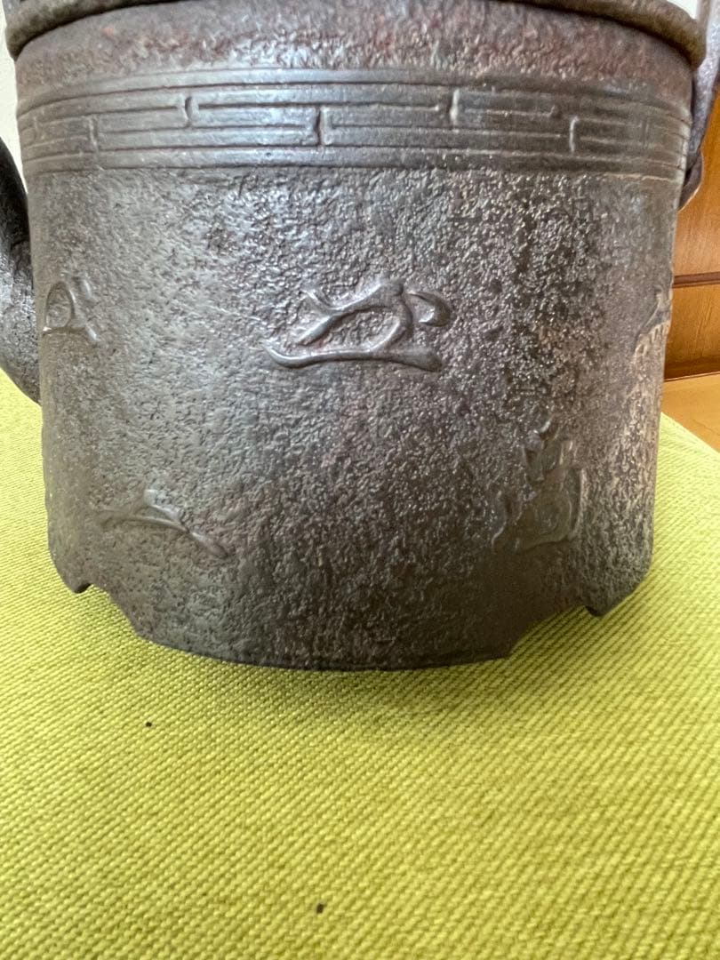 [時代物] 南部鉄瓶　鈴木盛久造　広口筒形　獅子摘み　1.5L