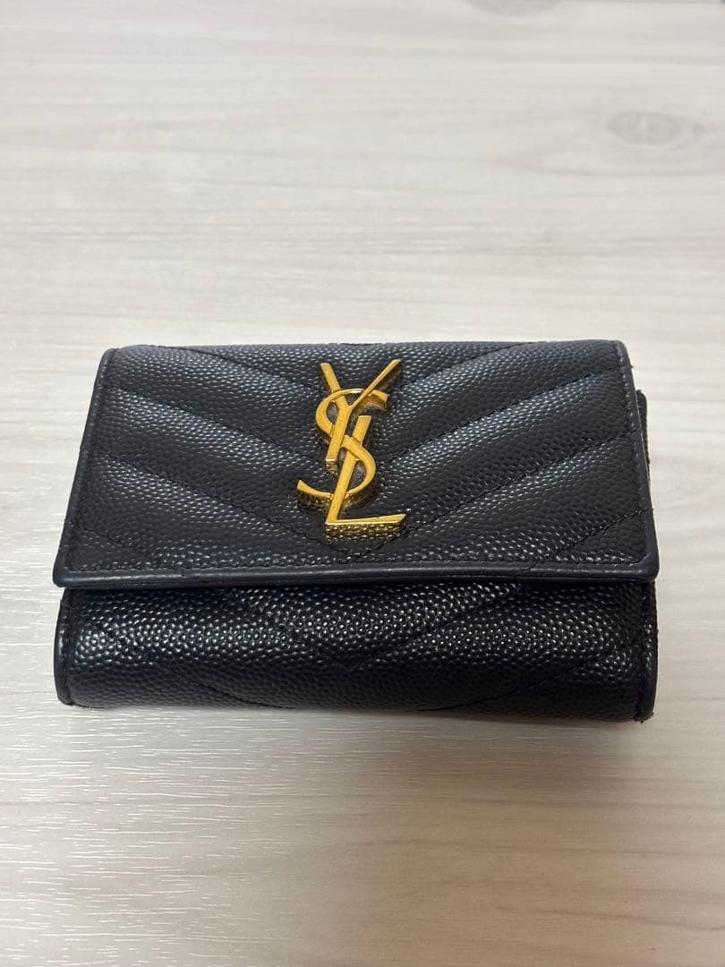 YSL イヴサンローラン　黒レザー　キルティングデザイン　6連キーケース