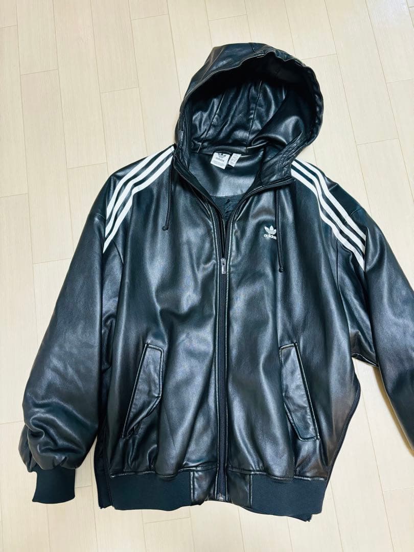 adidas レザージャケット
