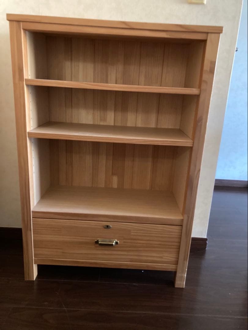 モモナチュラル、定番ブックシェルフ　（送料込み❣️）