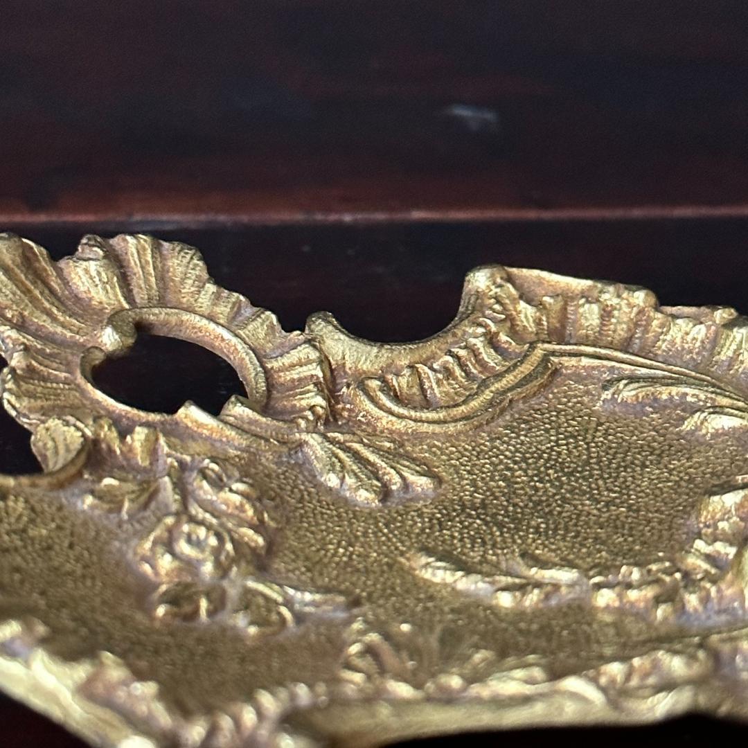 ★フランス　薔薇の模様　真鍮プレート　ロカイユ装飾　アンティーク