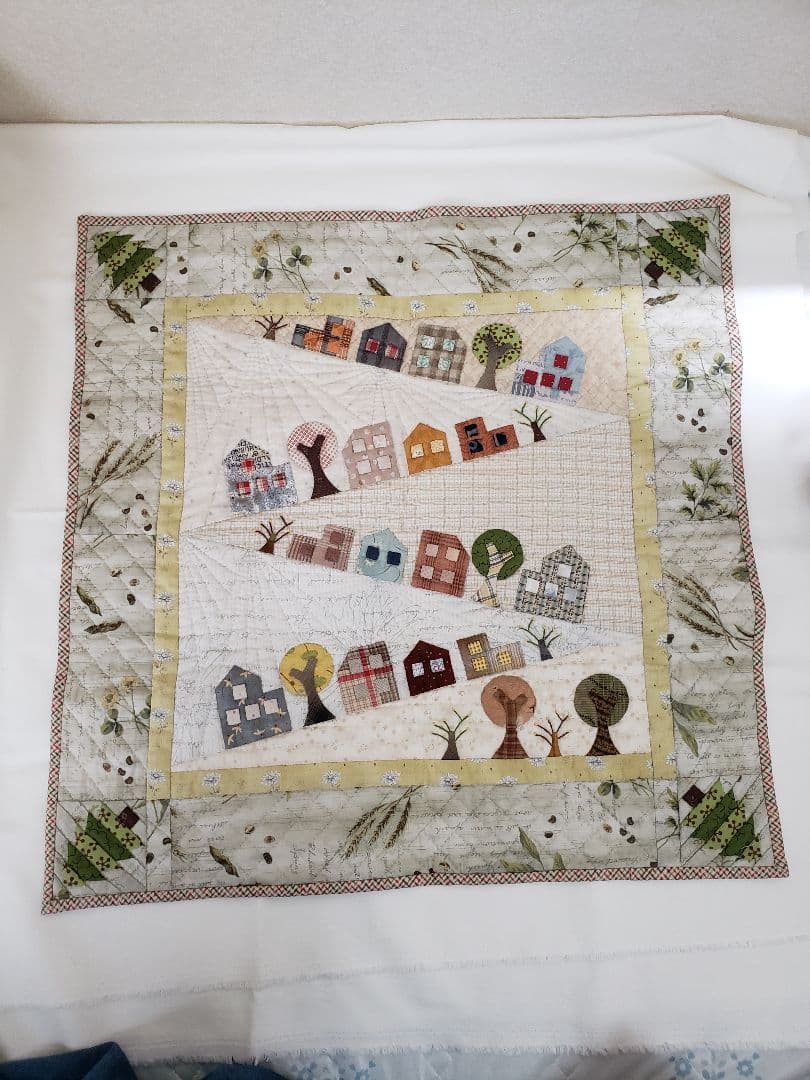 ハンドメイド【ハウス柄タペストリー】パッチワーク