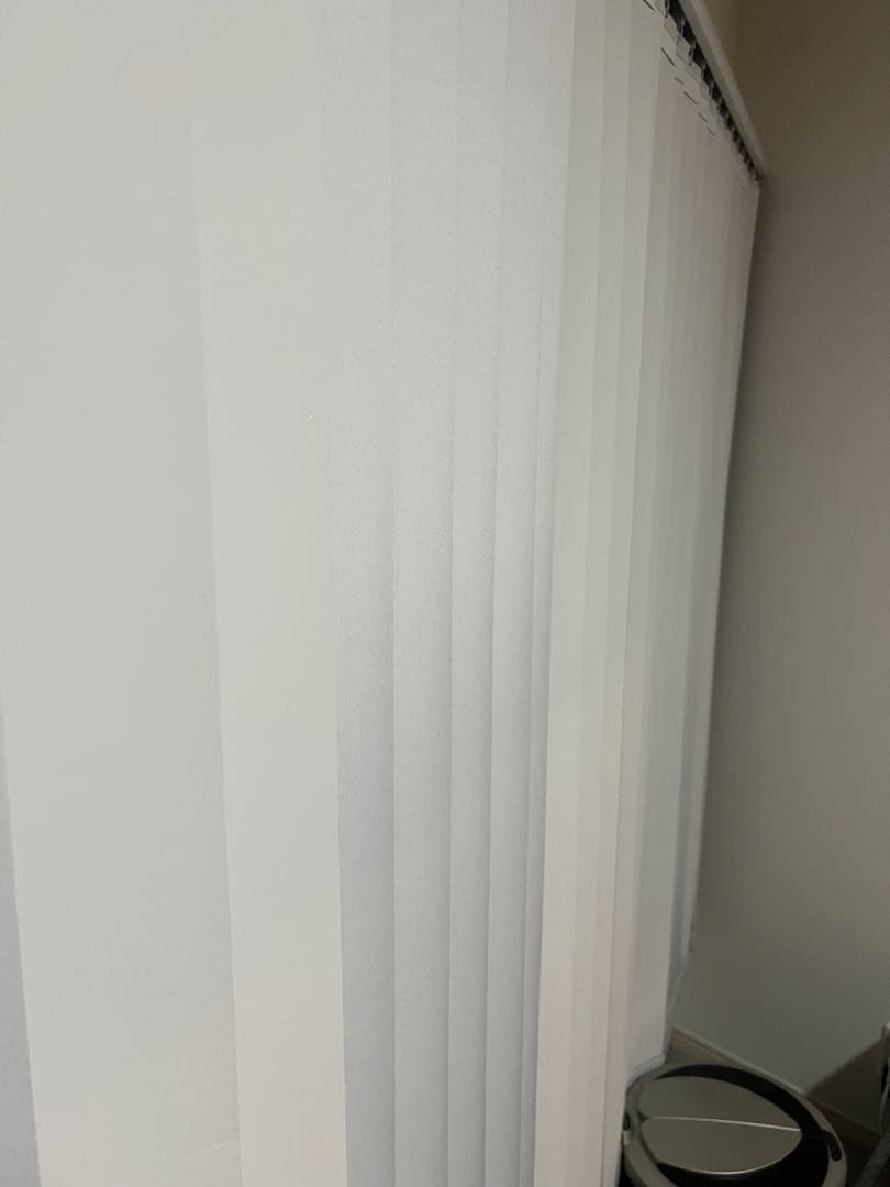 グラムスタイル 縦型ブラインド 1級遮光 バトン式 バーチカルブラインド