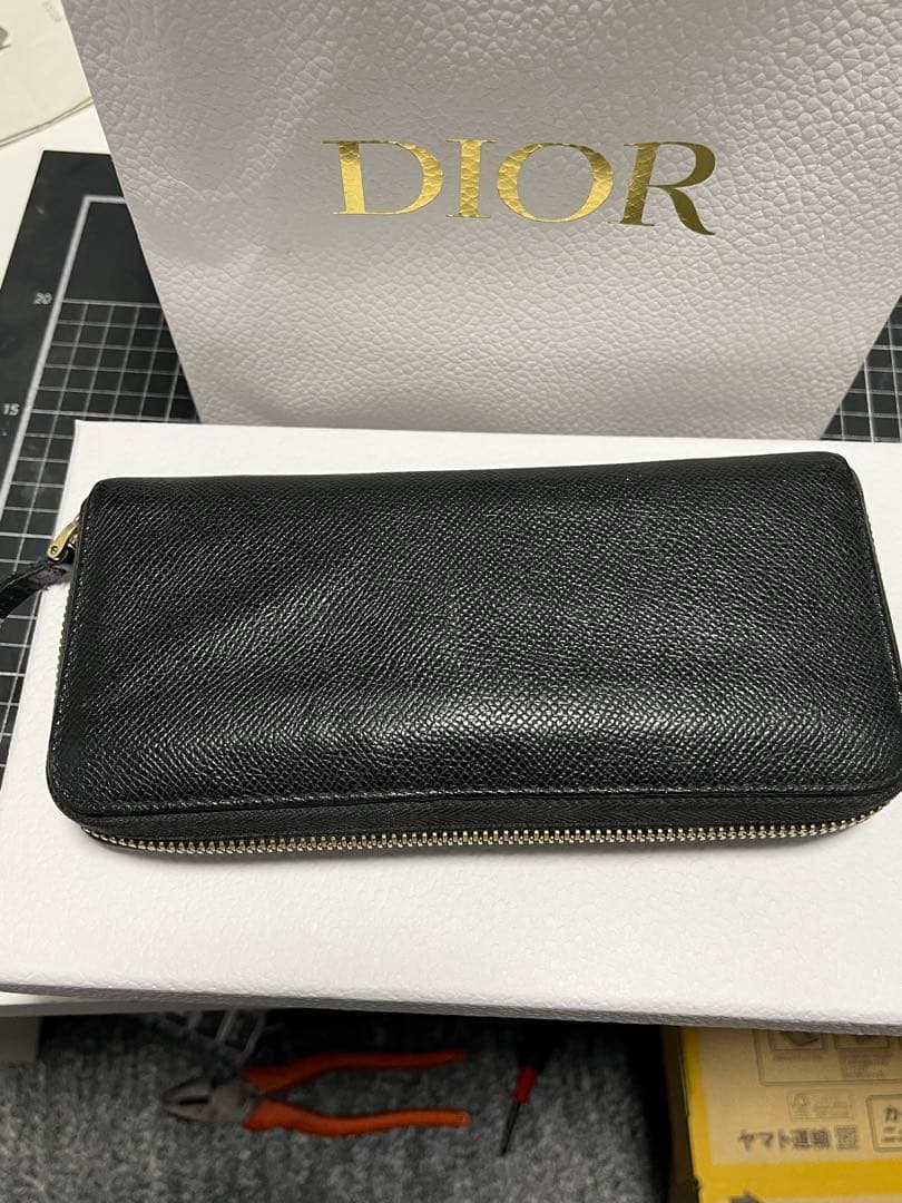 dior ラウンド長財布