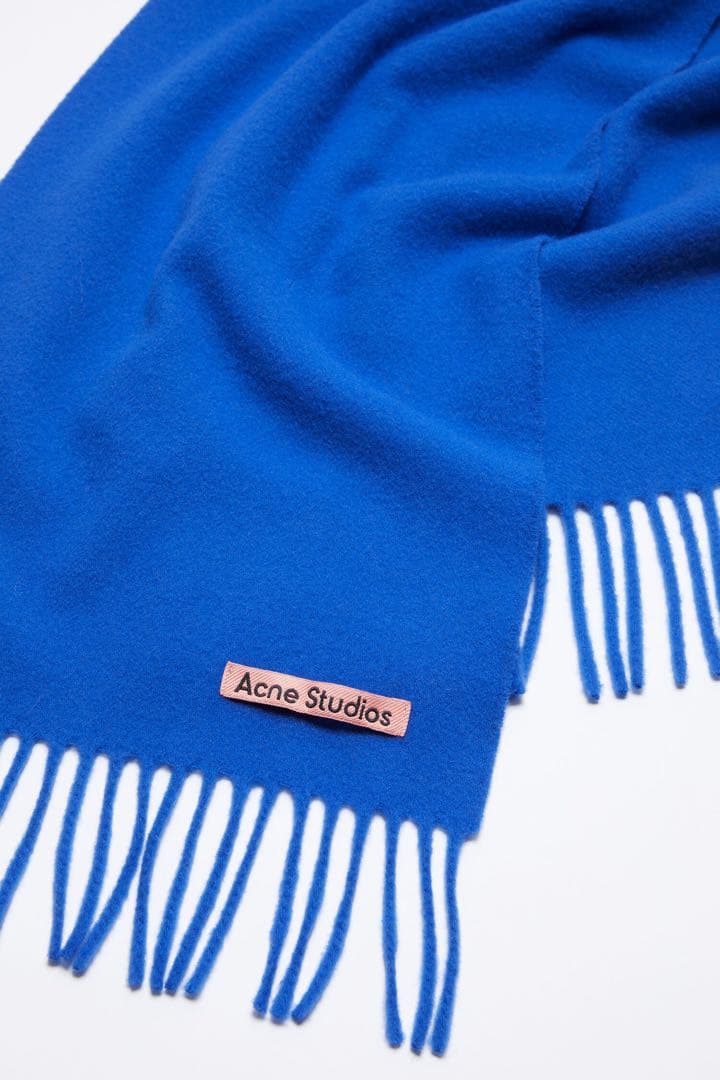 Acne Studios 青 マフラー フリンジ付き