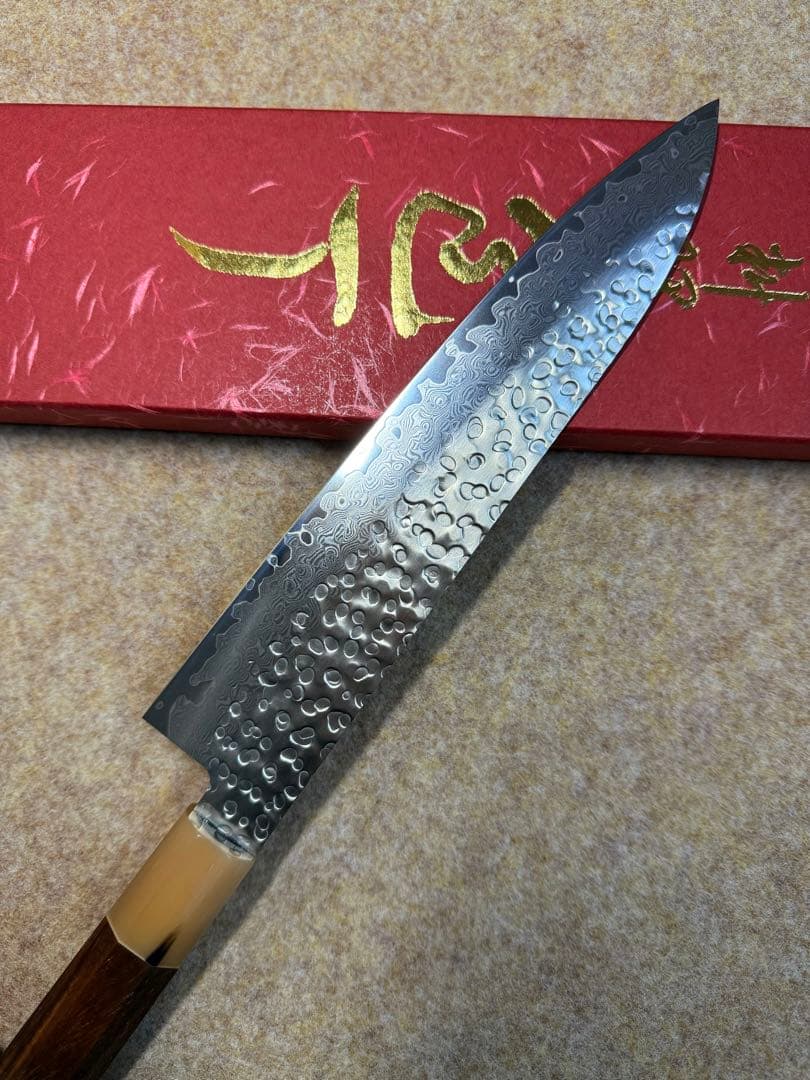 義弘作　和牛刀　包丁　AUS10ダマスカス鋼　7寸　山脇刃物　紫檀白水牛八角柄