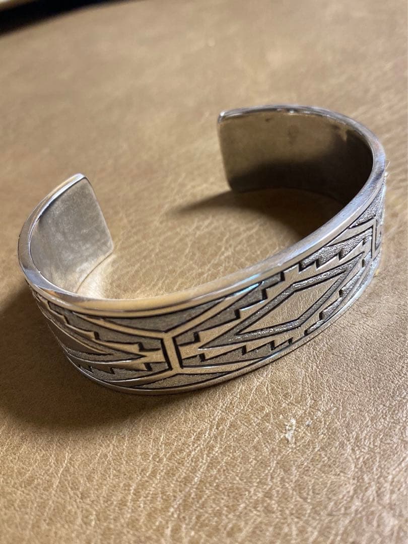 Jennifer Curtis ジェニファーカーティス　navajo バングル